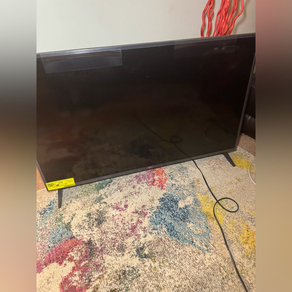 LG Tv (40 inch)